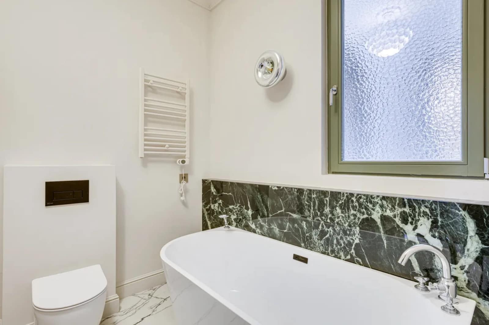 4 soveværelse Lejlighed til leje i Barcelona by - € 1.800 (Ref: 10034590)