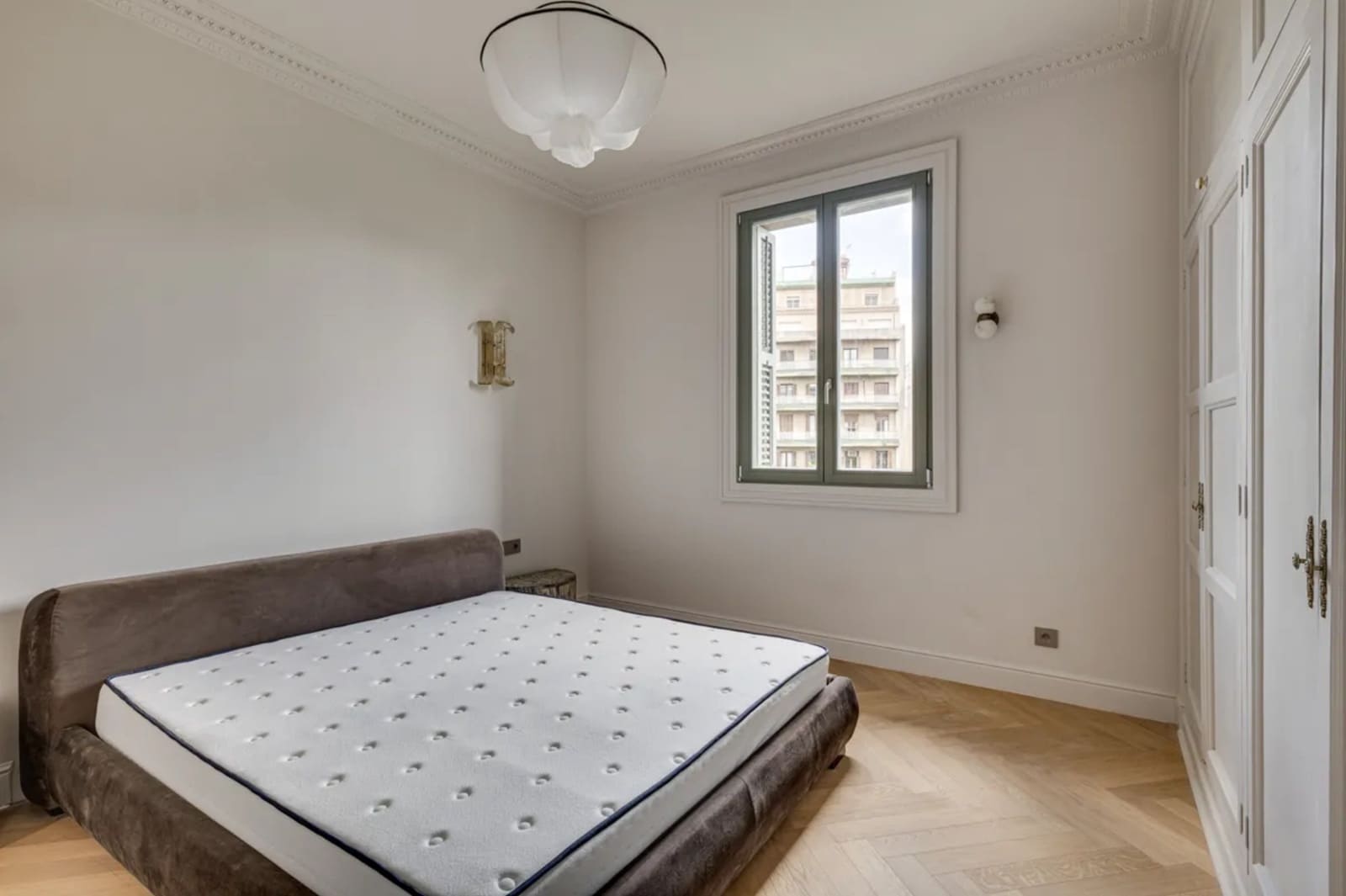 4 soveværelse Lejlighed til leje i Barcelona by - € 1.800 (Ref: 10034590)