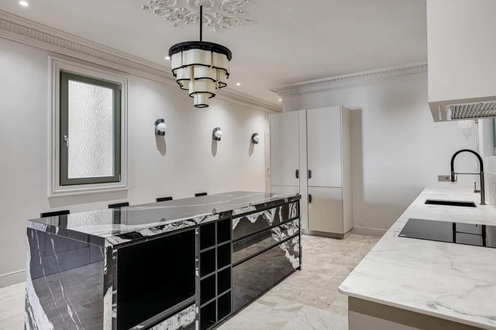 4 soveværelse Lejlighed til leje i Barcelona by - € 1.800 (Ref: 10034590)