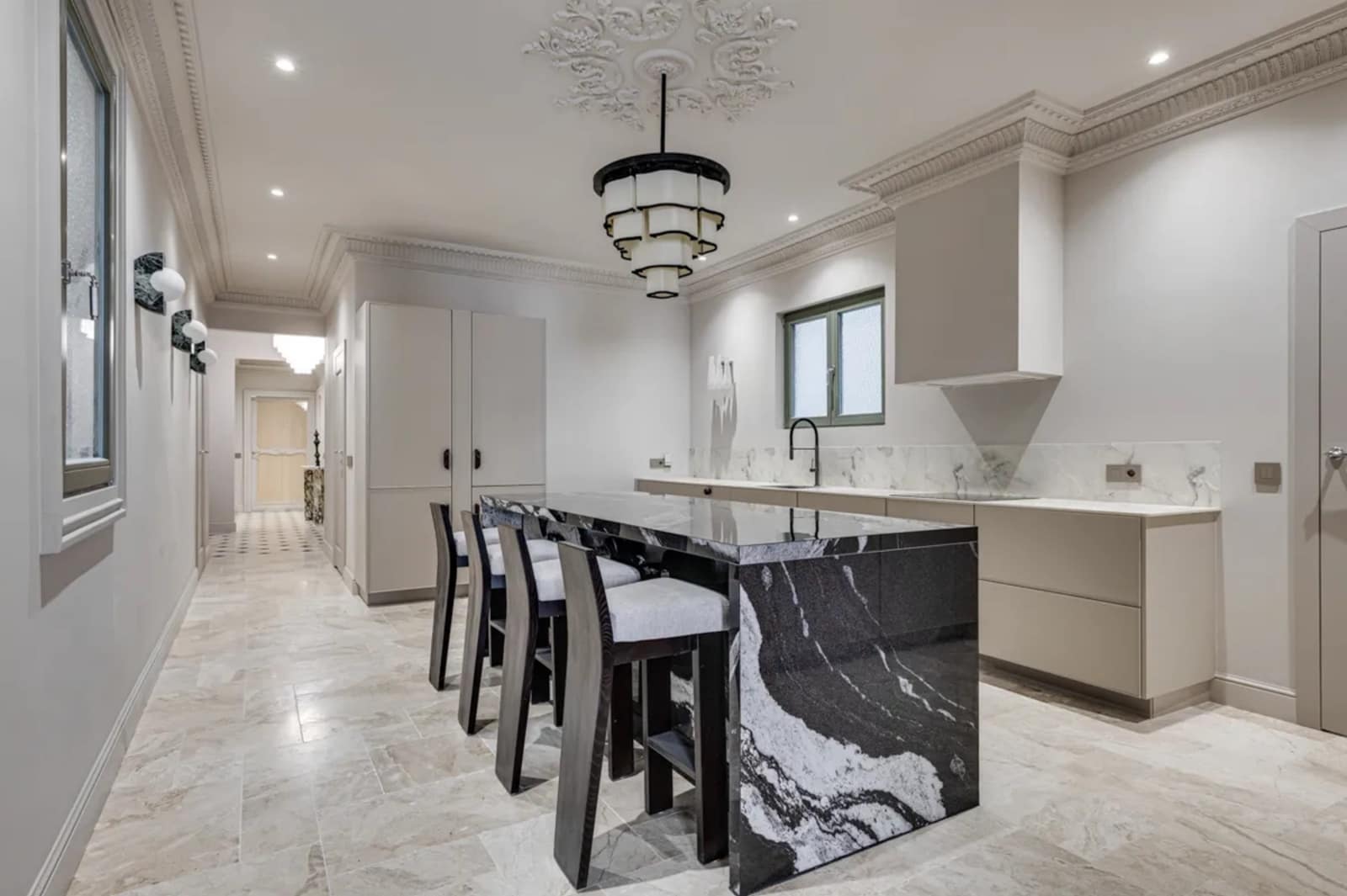 4 soveværelse Lejlighed til leje i Barcelona by - € 1.800 (Ref: 10034590)