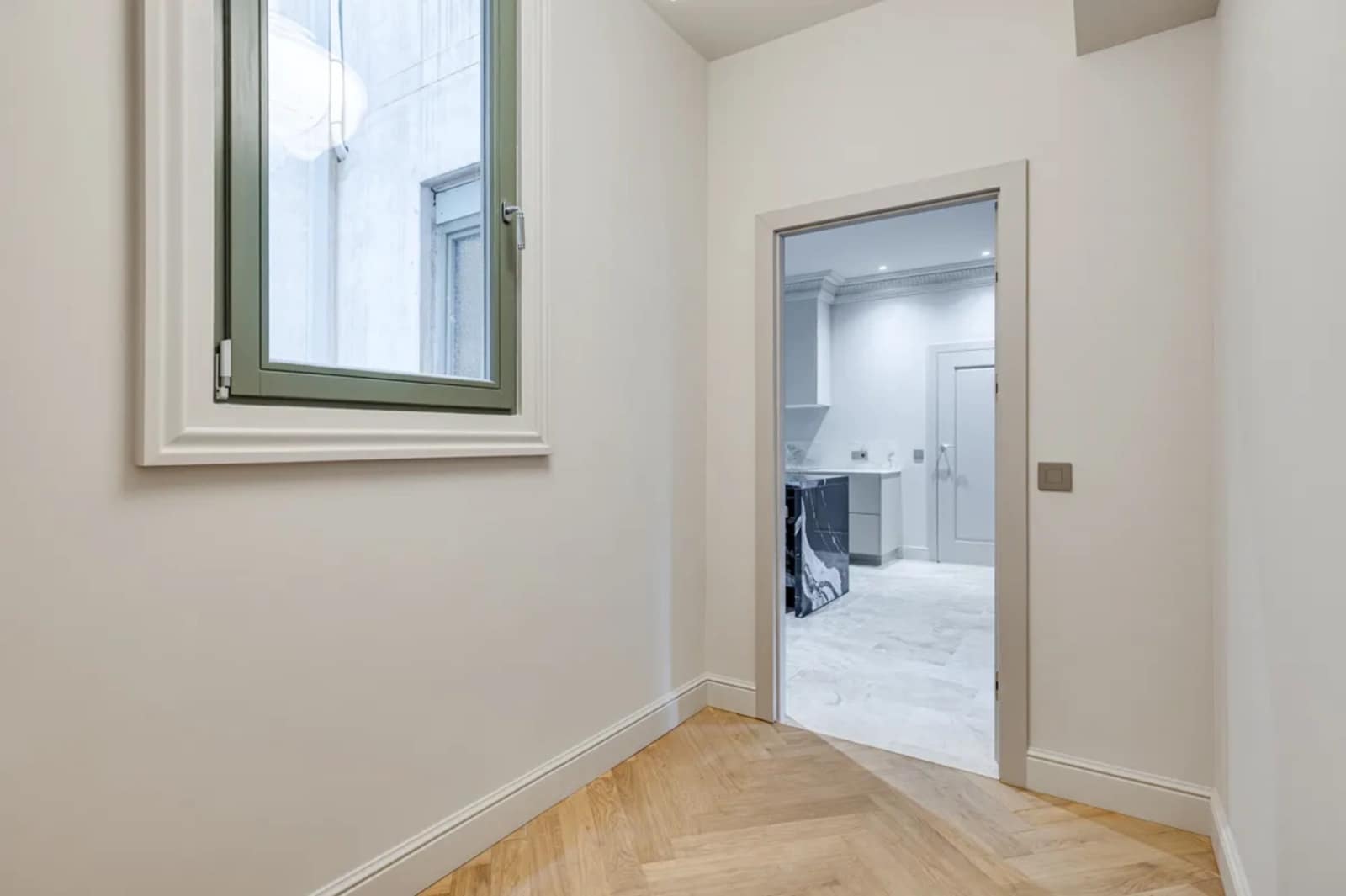 4 soveværelse Lejlighed til leje i Barcelona by - € 1.800 (Ref: 10034590)