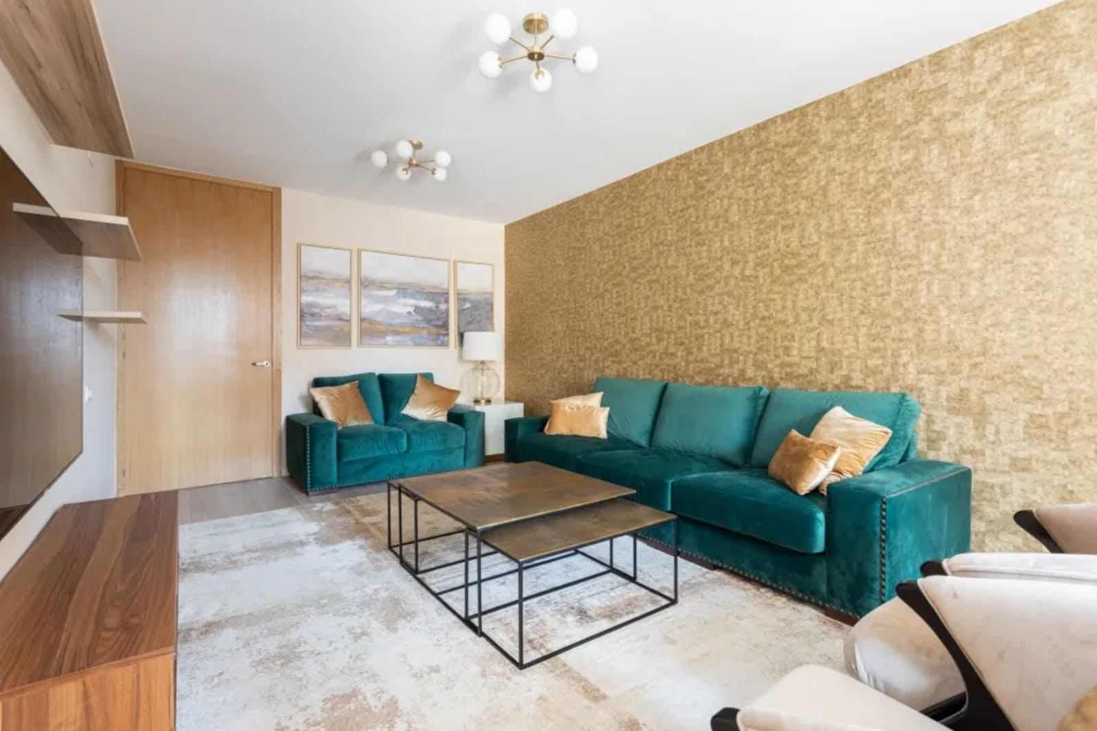 4 slaapkamer Flat te huur in Barcelona stad - € 1.600 (Ref: 10034592)