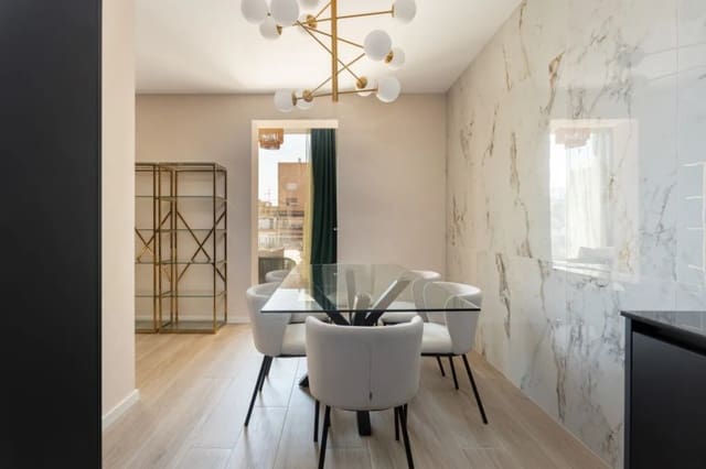 4 slaapkamer Flat te huur in Barcelona stad - € 1.600 (Ref: 10034592)
