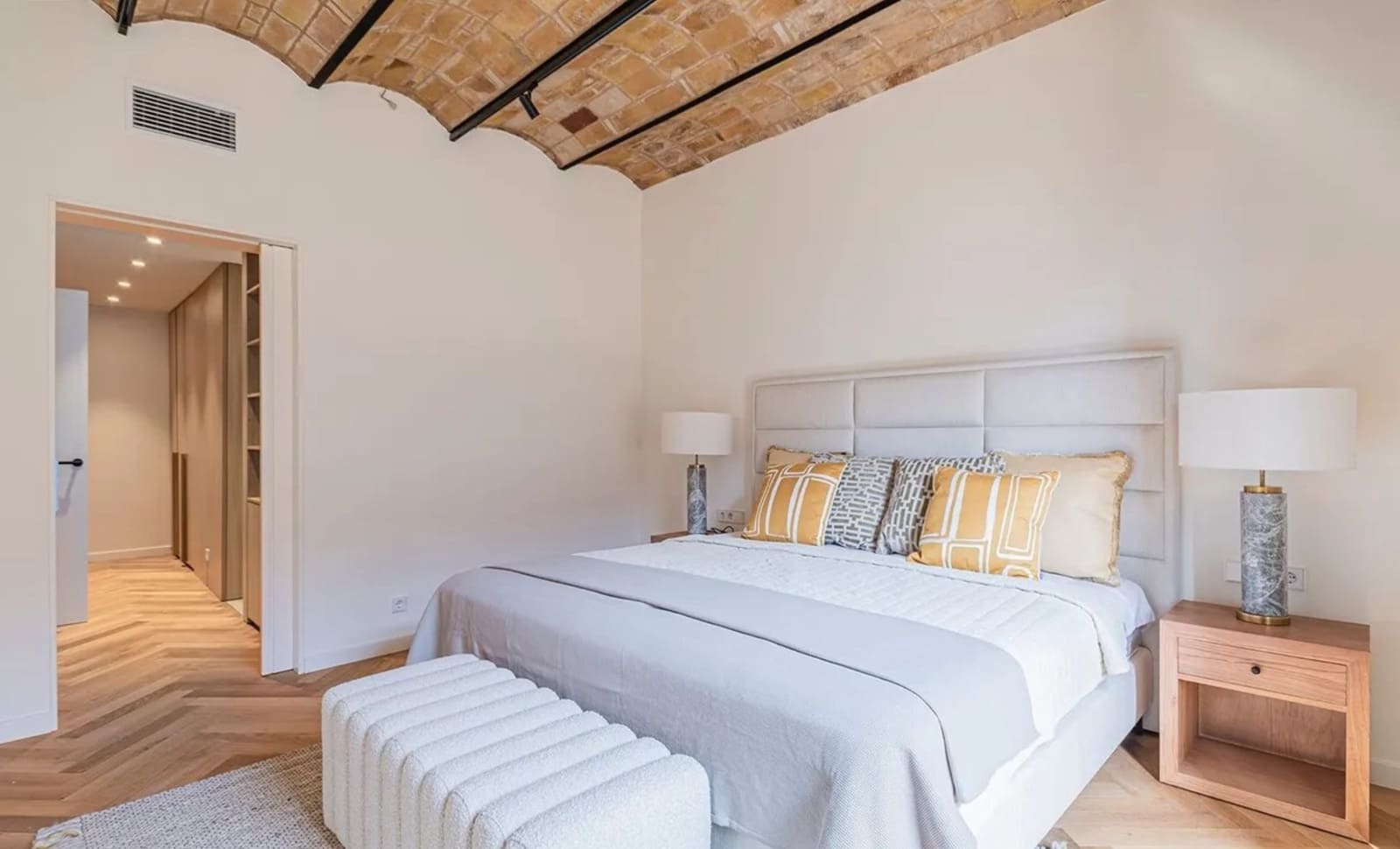 5 Zimmer Wohnung zu vermieten in Barcelona Stadt - 2.000 € (Ref: 10034593)
