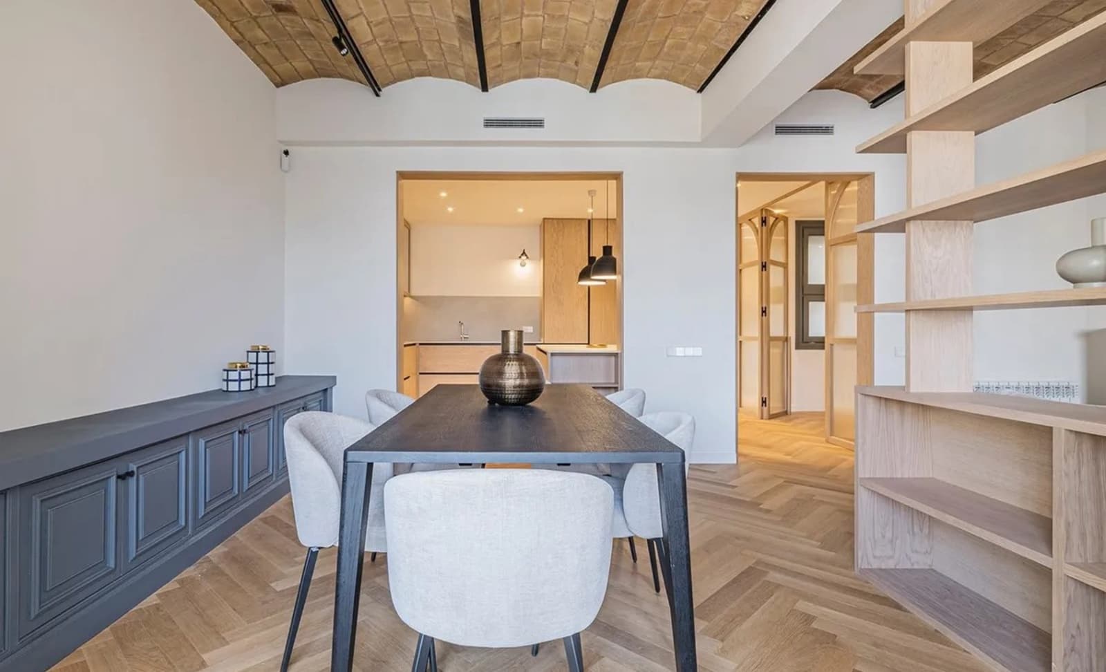 5 Zimmer Wohnung zu vermieten in Barcelona Stadt - 2.000 € (Ref: 10034593)