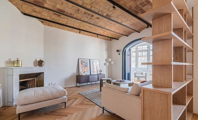 5 slaapkamer Flat te huur in Barcelona stad - € 2.000 (Ref: 10034593)
