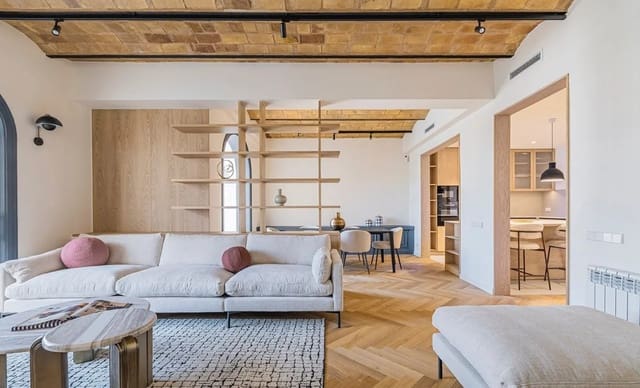 5 slaapkamer Flat te huur in Barcelona stad - € 2.000 (Ref: 10034593)