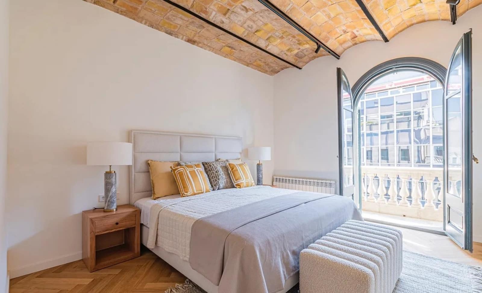 5 Zimmer Wohnung zu vermieten in Barcelona Stadt - 2.000 € (Ref: 10034593)