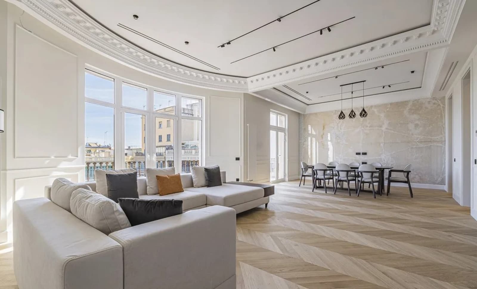Piso de 4 habitaciones en Barcelona ciudad en alquiler - 1.500 € (Ref: 10039111)
