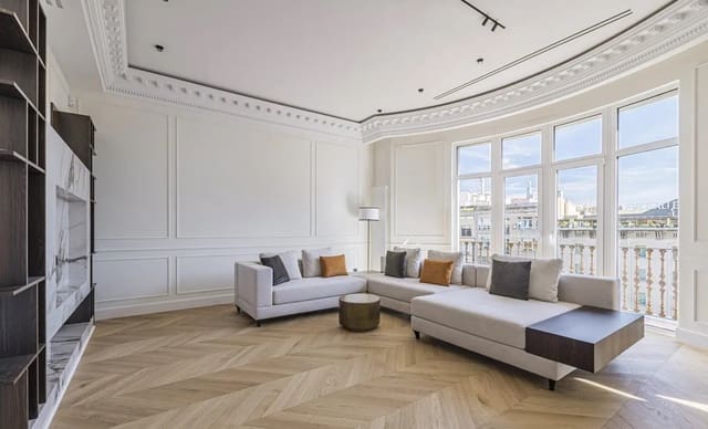 4 bedroom Flat for rent in Barcelona city - € 1,500 (Ref: 10039111)