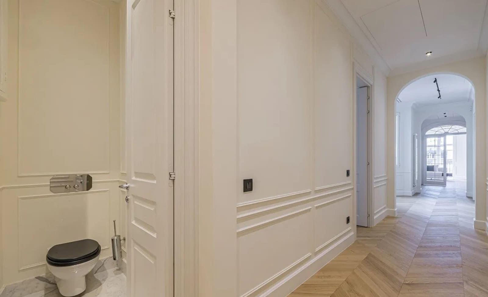 Piso de 4 habitaciones en Barcelona ciudad en alquiler - 1.500 € (Ref: 10039111)