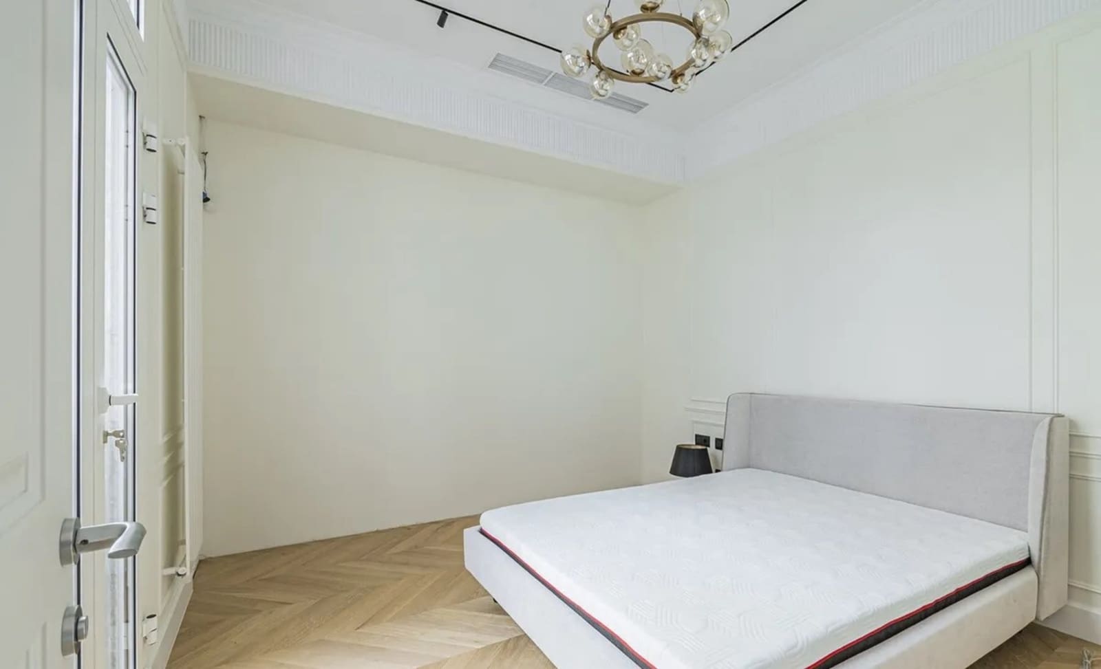 Piso de 4 habitaciones en Barcelona ciudad en alquiler - 1.500 € (Ref: 10039111)
