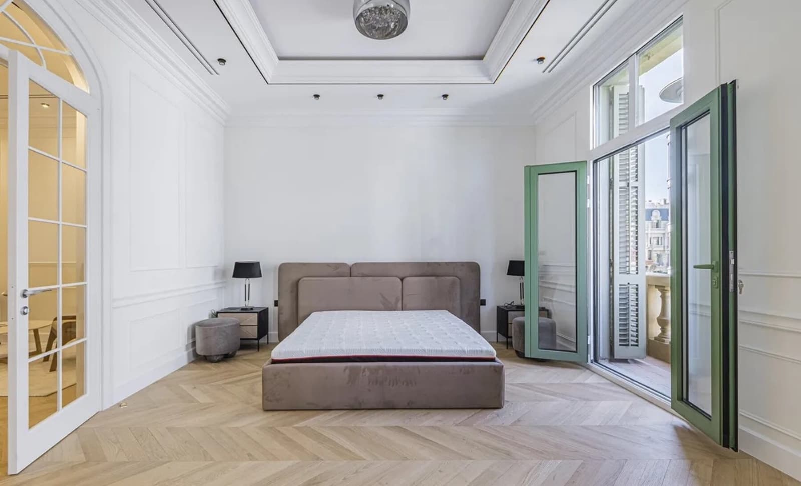 Piso de 4 habitaciones en Barcelona ciudad en alquiler - 1.500 € (Ref: 10039111)