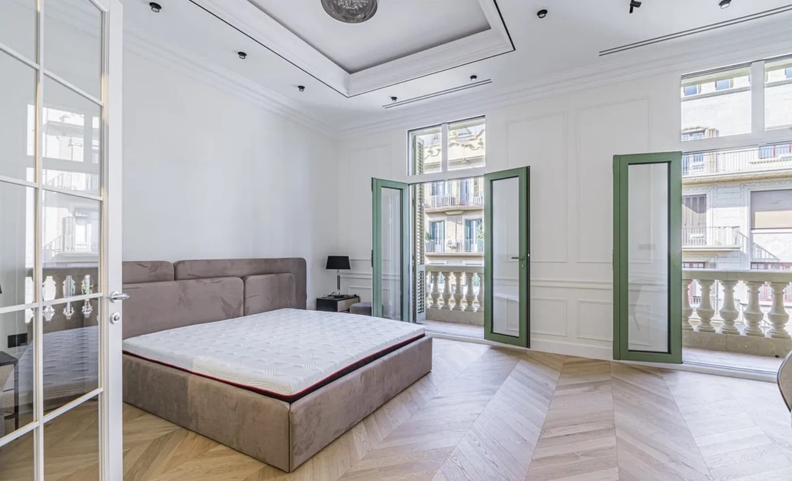 Piso de 4 habitaciones en Barcelona ciudad en alquiler - 1.500 € (Ref: 10039111)