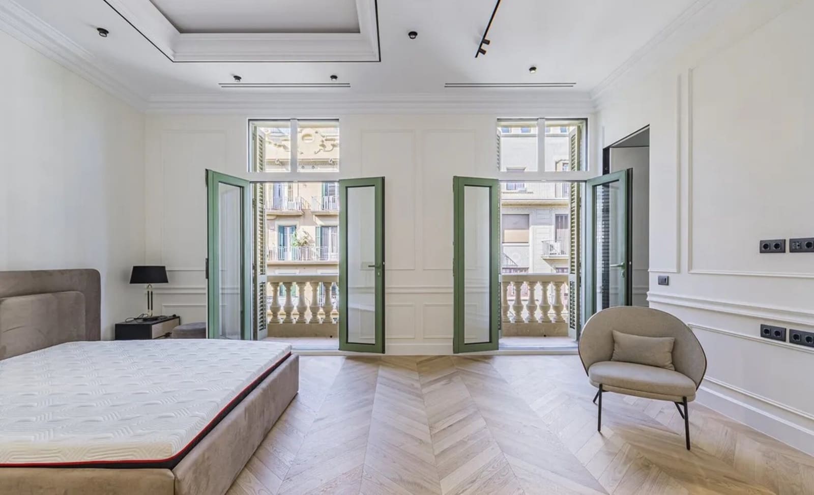 Piso de 4 habitaciones en Barcelona ciudad en alquiler - 1.500 € (Ref: 10039111)