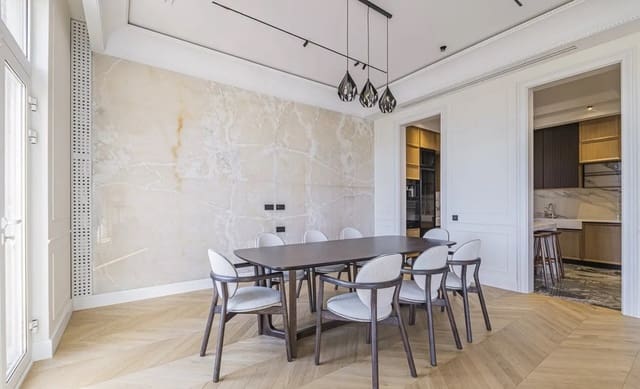 4 bedroom Flat for rent in Barcelona city - € 1,500 (Ref: 10039111)