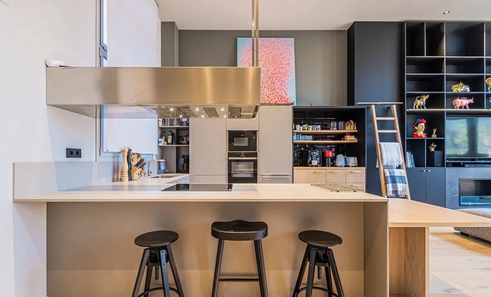 2 bedroom Flat for rent in Barcelona city with pool garage - € 1,300 (Ref: 10039158)