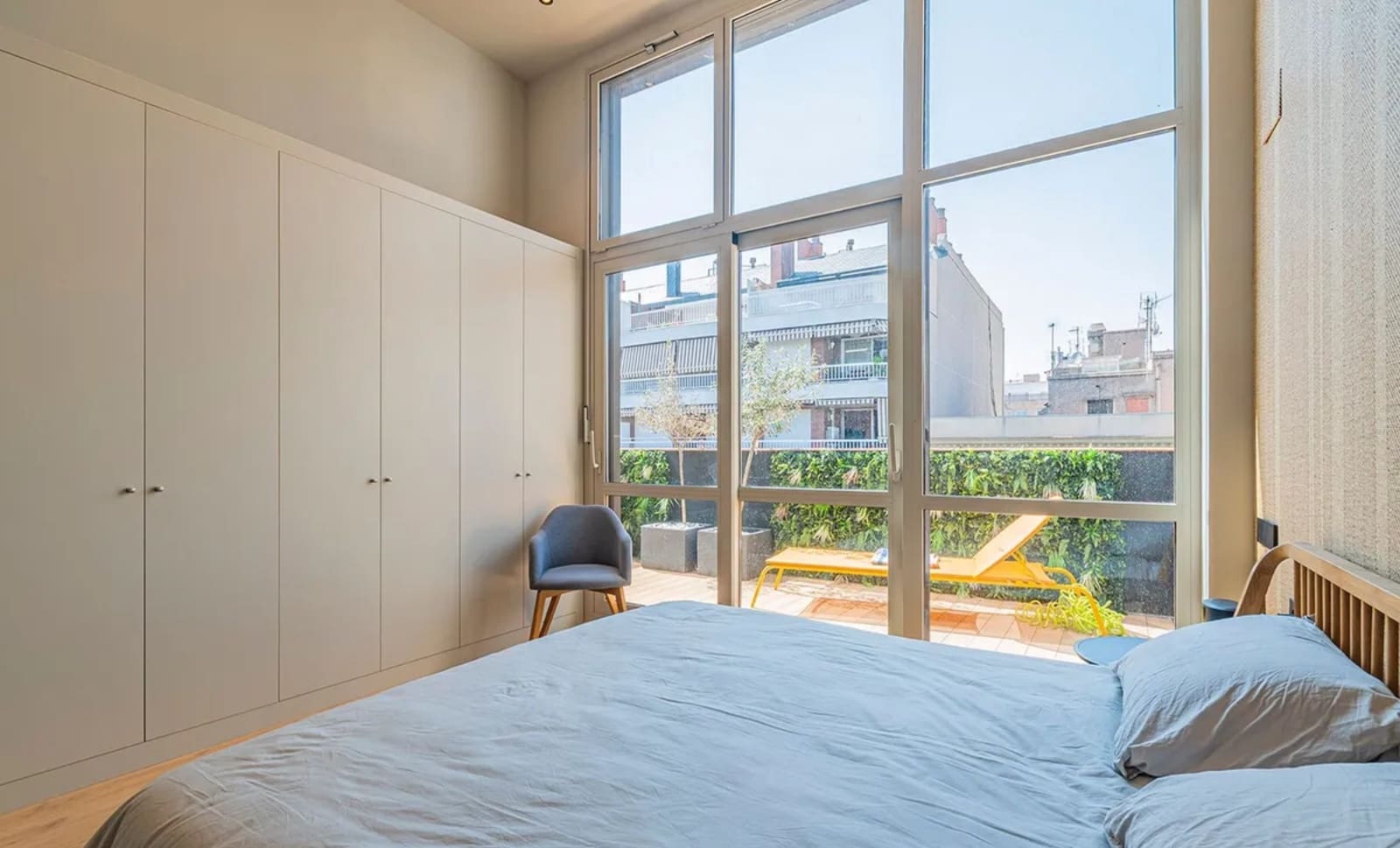 2 bedroom Flat for rent in Barcelona city with pool garage - € 1,300 (Ref: 10039158)