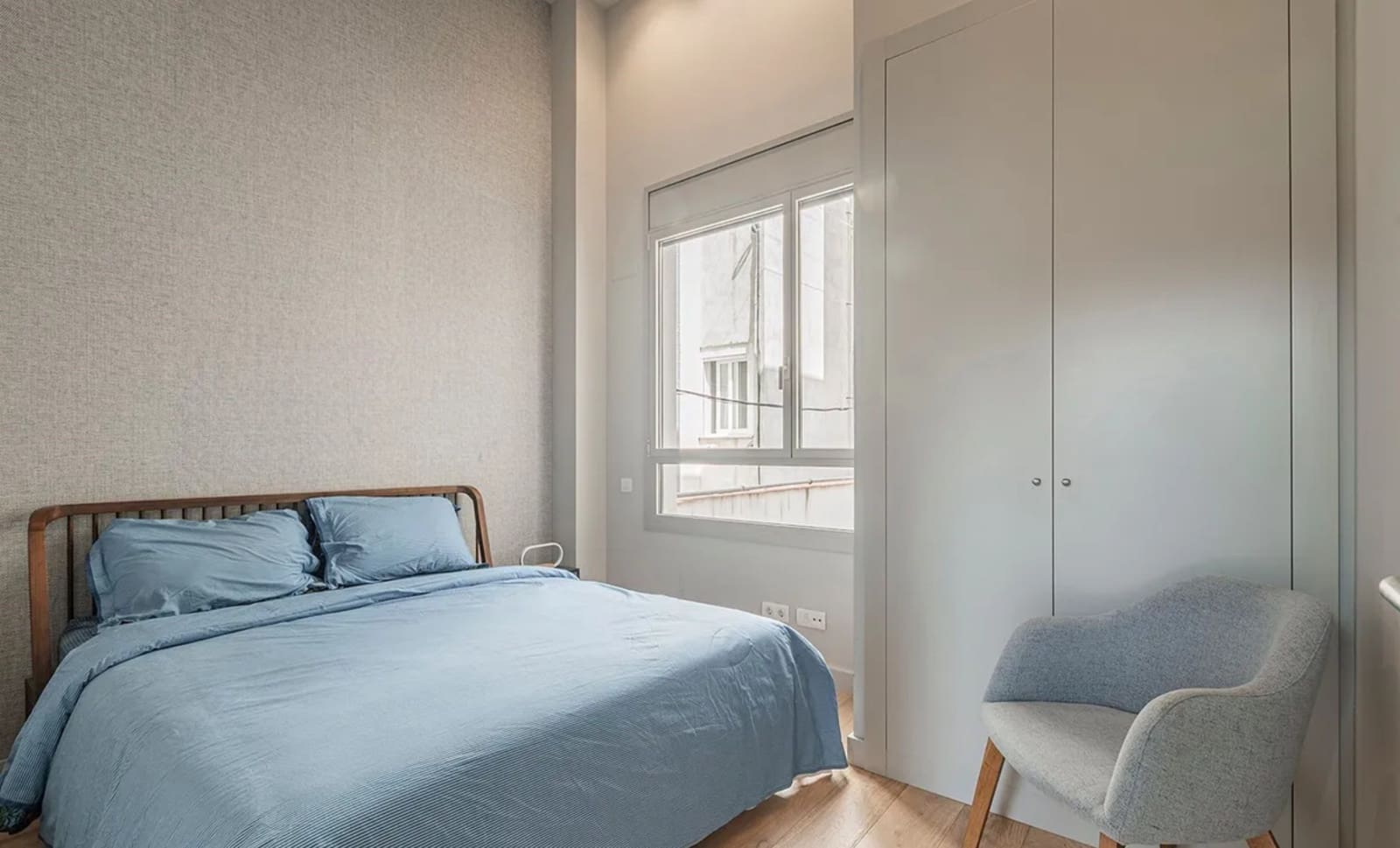 2 bedroom Flat for rent in Barcelona city with pool garage - € 1,300 (Ref: 10039158)