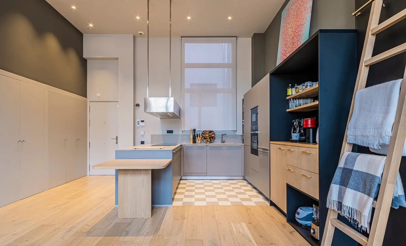 2 bedroom Flat for rent in Barcelona city with pool garage - € 1,300 (Ref: 10039158)