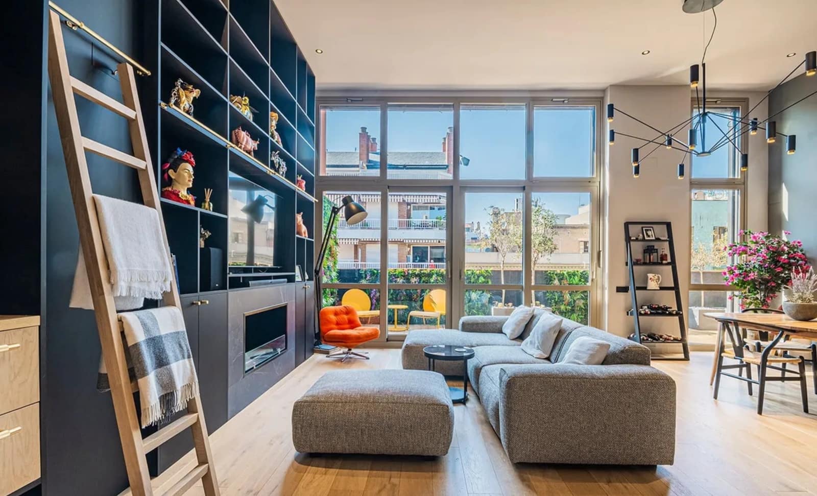 2 bedroom Flat for rent in Barcelona city with pool garage - € 1,300 (Ref: 10039158)