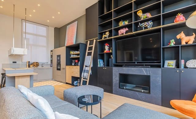 2 bedroom Flat for rent in Barcelona city with pool garage - € 1,300 (Ref: 10039158)