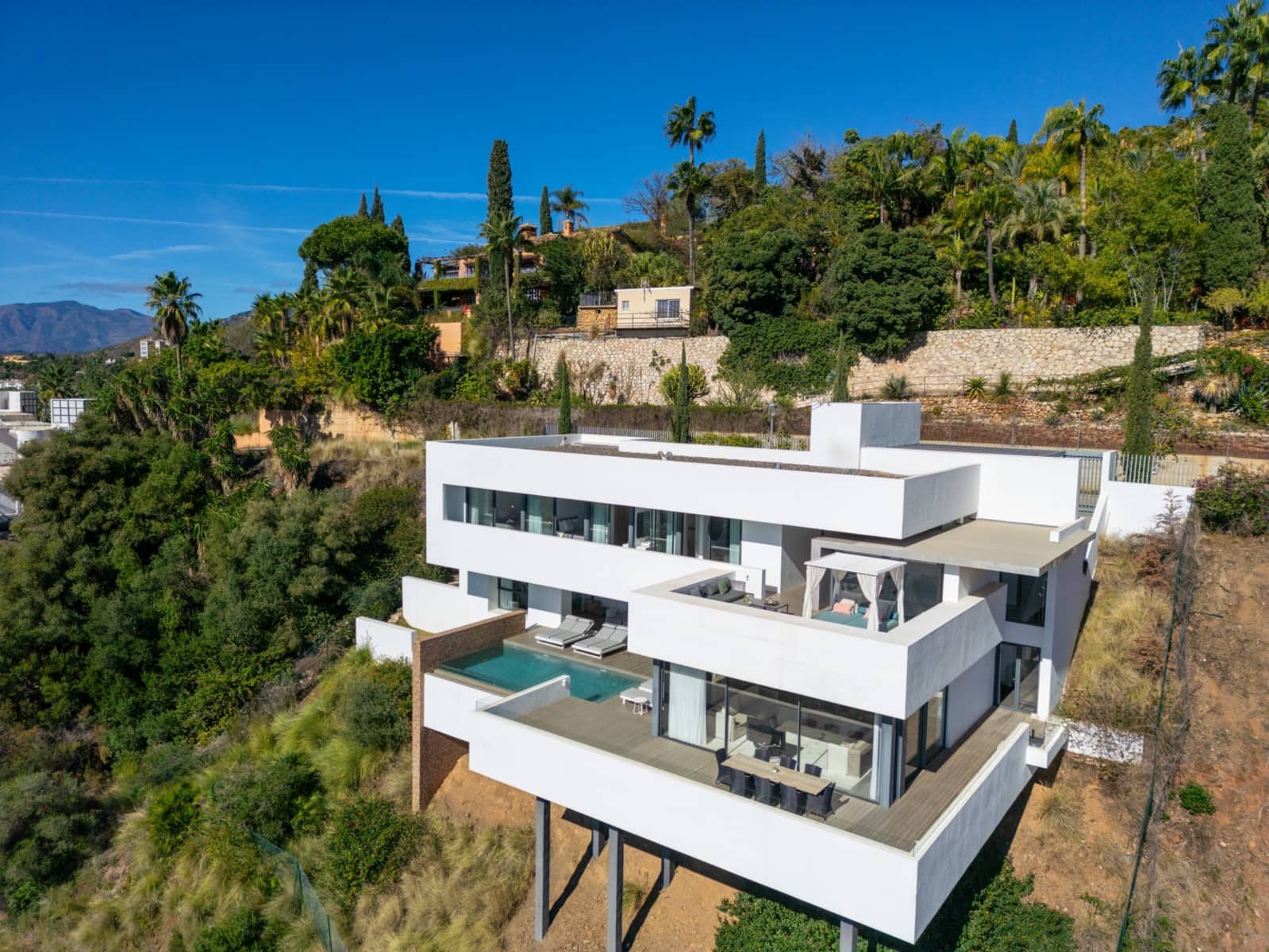 4 sovrum Villa att hyra i Benahavis med pool garage - 3 200 € (Ref: 10041620)