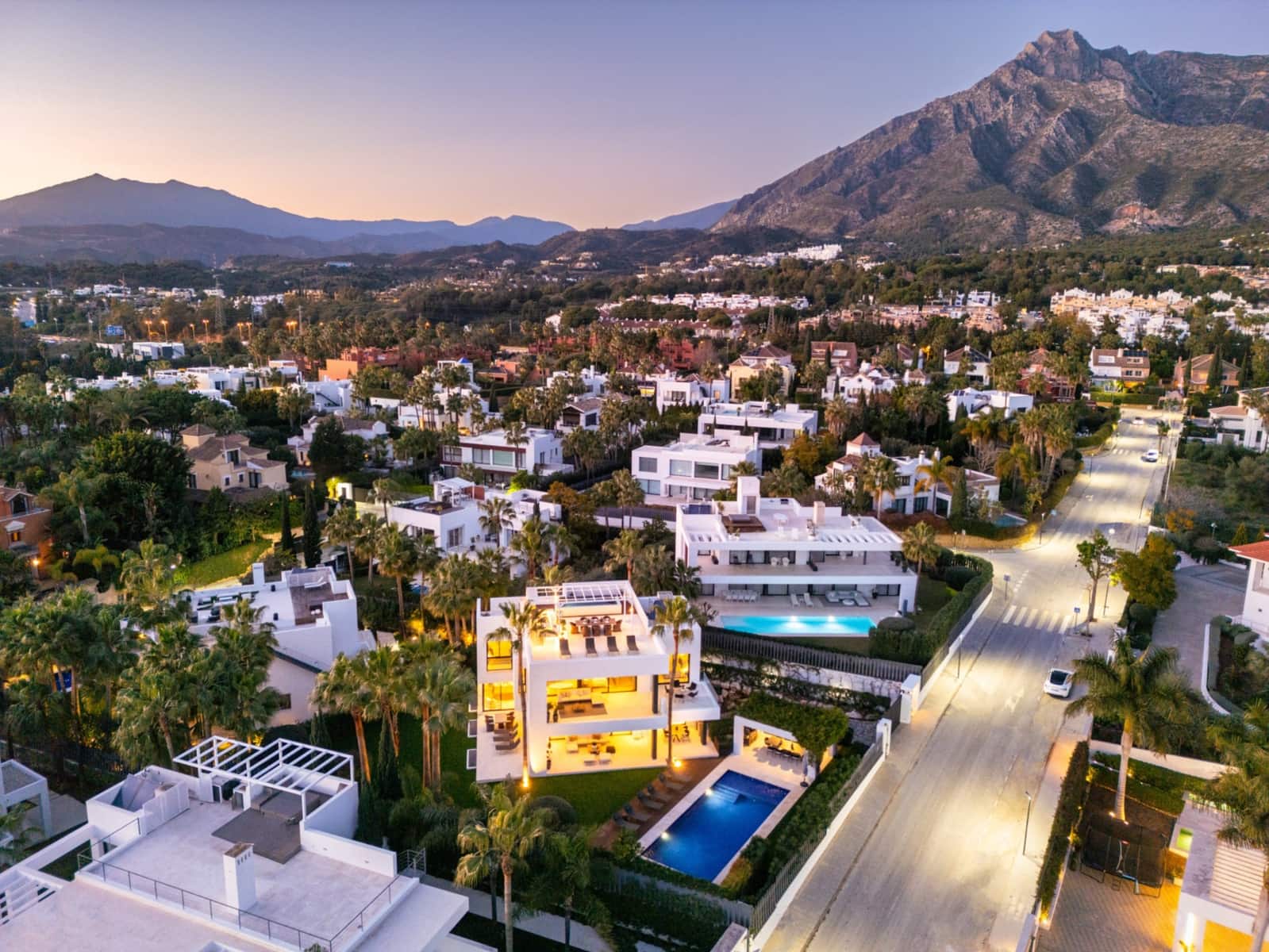 5 slaapkamer Villa te huur in Marbella met zwembad garage - € 3.700 (Ref: 10041623)