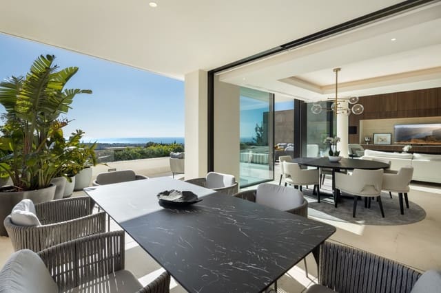 3 bedroom Flat for rent in Marbella with pool garage - € 3,000 (Ref: 10041627)