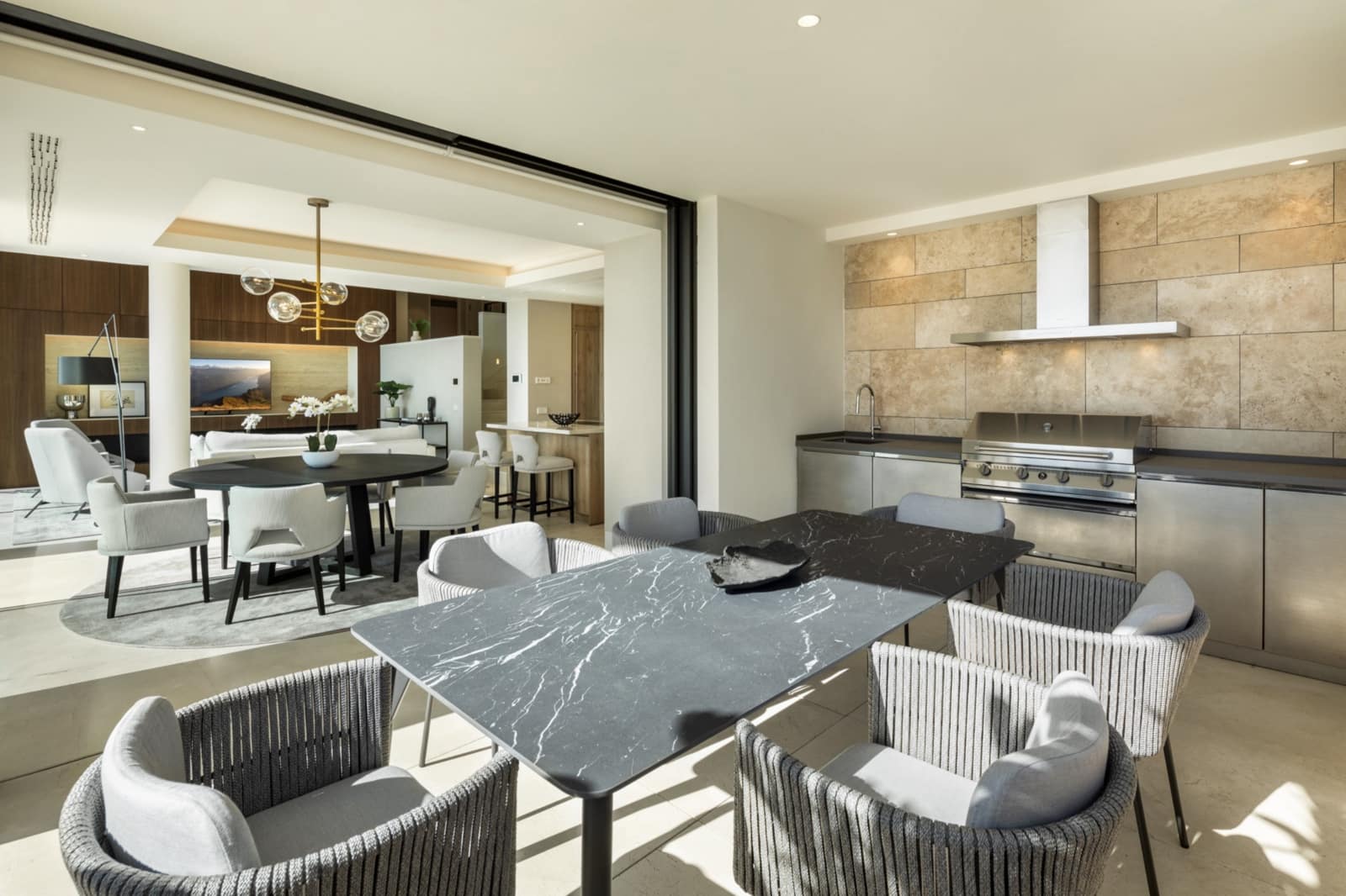 3 bedroom Flat for rent in Marbella with pool garage - € 3,000 (Ref: 10041627)