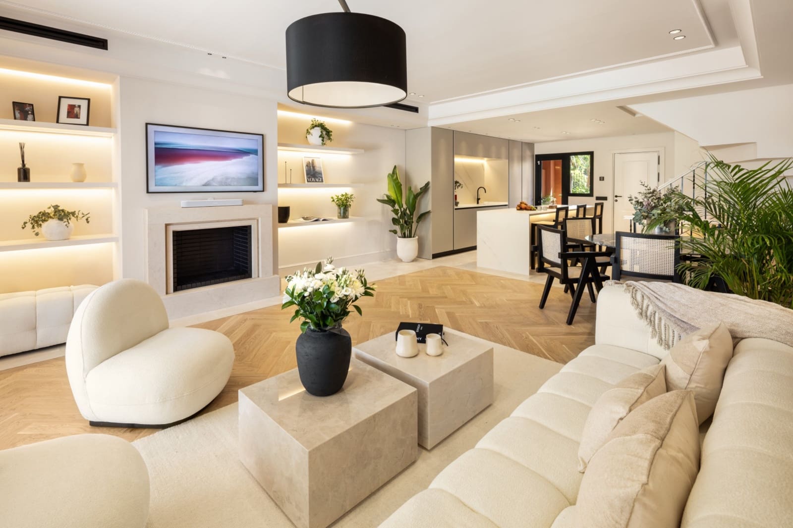 4 soverom Hus til leie i Marbella med svømmebasseng garasje - € 3 000 (Ref: 10041643)