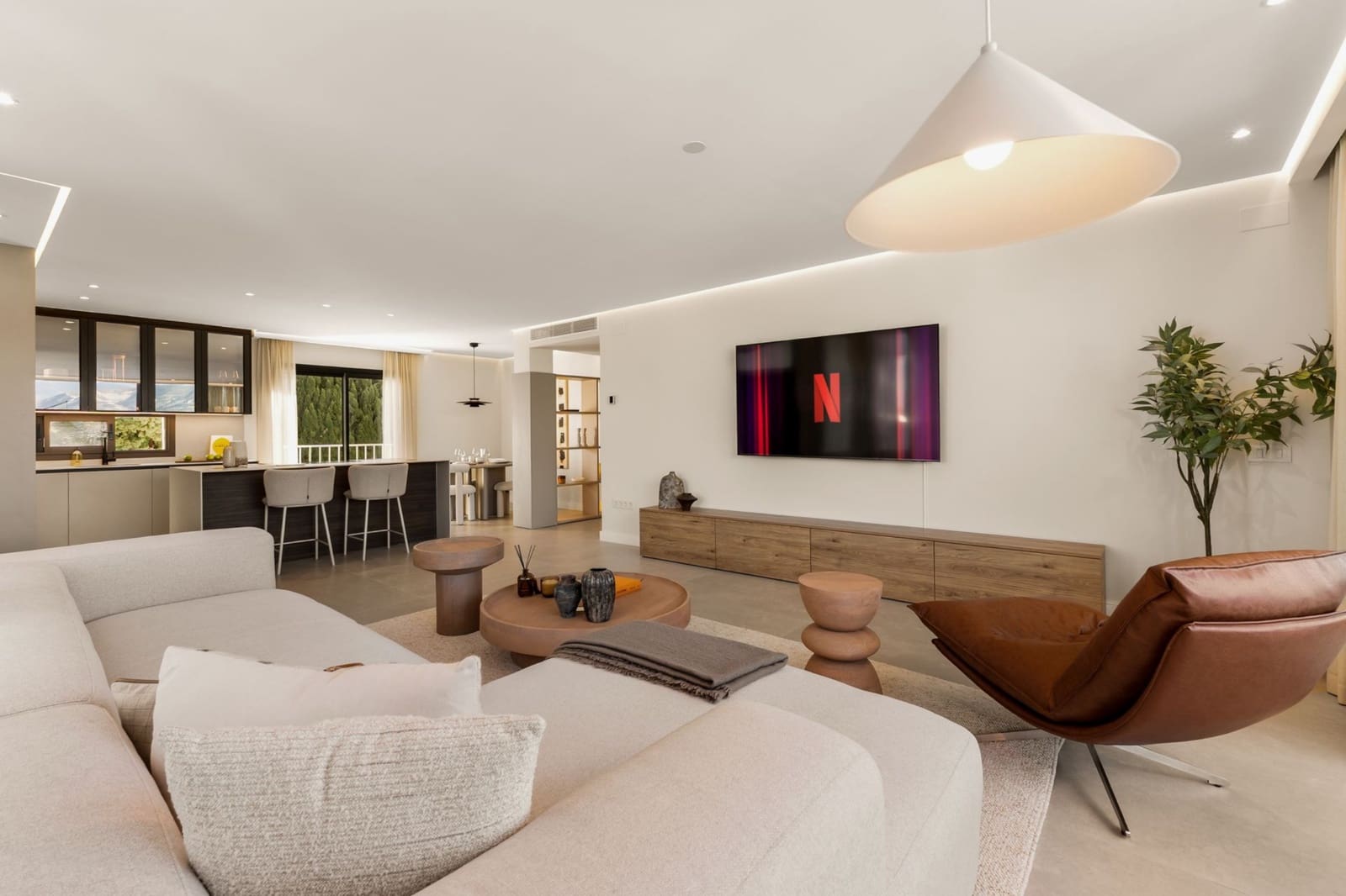 Ático de 2 habitaciones en Marbella en alquiler con piscina garaje - 2.000 € (Ref: 10041749)