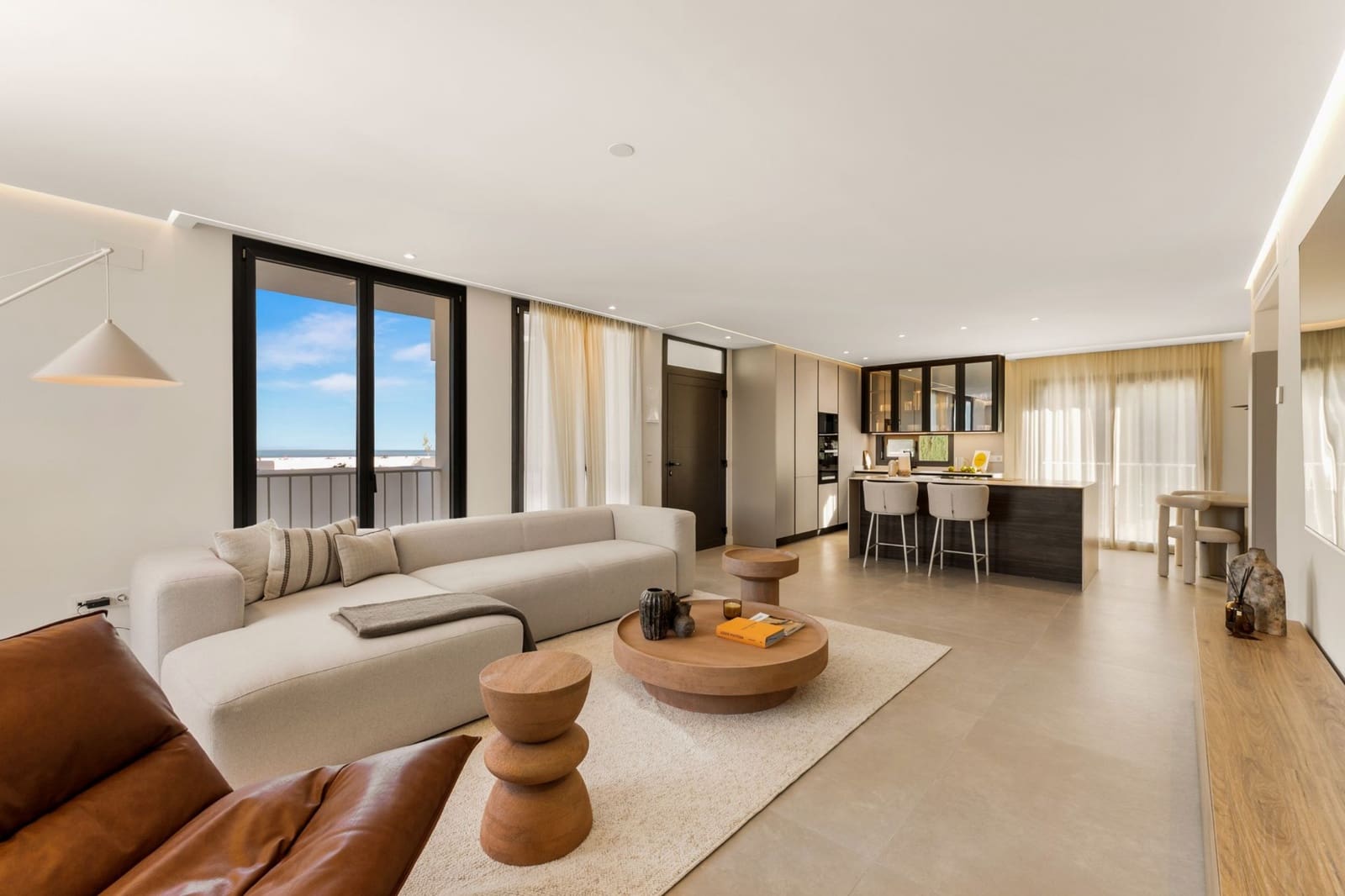 Ático de 2 habitaciones en Marbella en alquiler con piscina garaje - 2.000 € (Ref: 10041749)