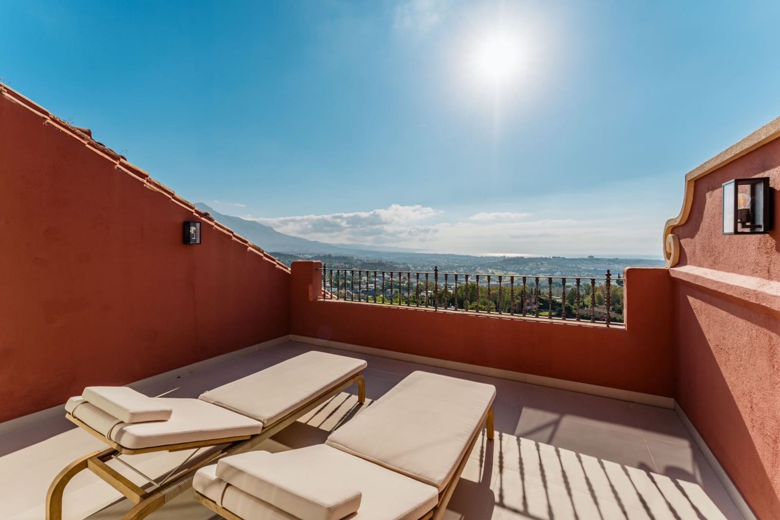 4 quarto Penthouse para arrendar em Benahavis com piscina - 2 200 € (Ref: 10041781)