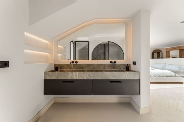 4 quarto Penthouse para arrendar em Benahavís com piscina - 2 200 € (Ref: 10041781)