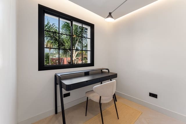 4 quarto Penthouse para arrendar em Benahavís com piscina - 2 200 € (Ref: 10041781)
