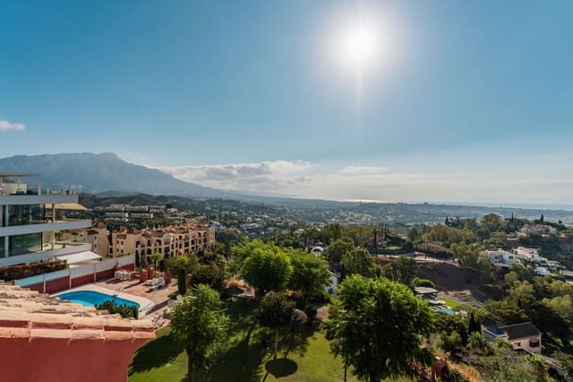 4 quarto Penthouse para arrendar em Benahavís com piscina - 2 200 € (Ref: 10041781)