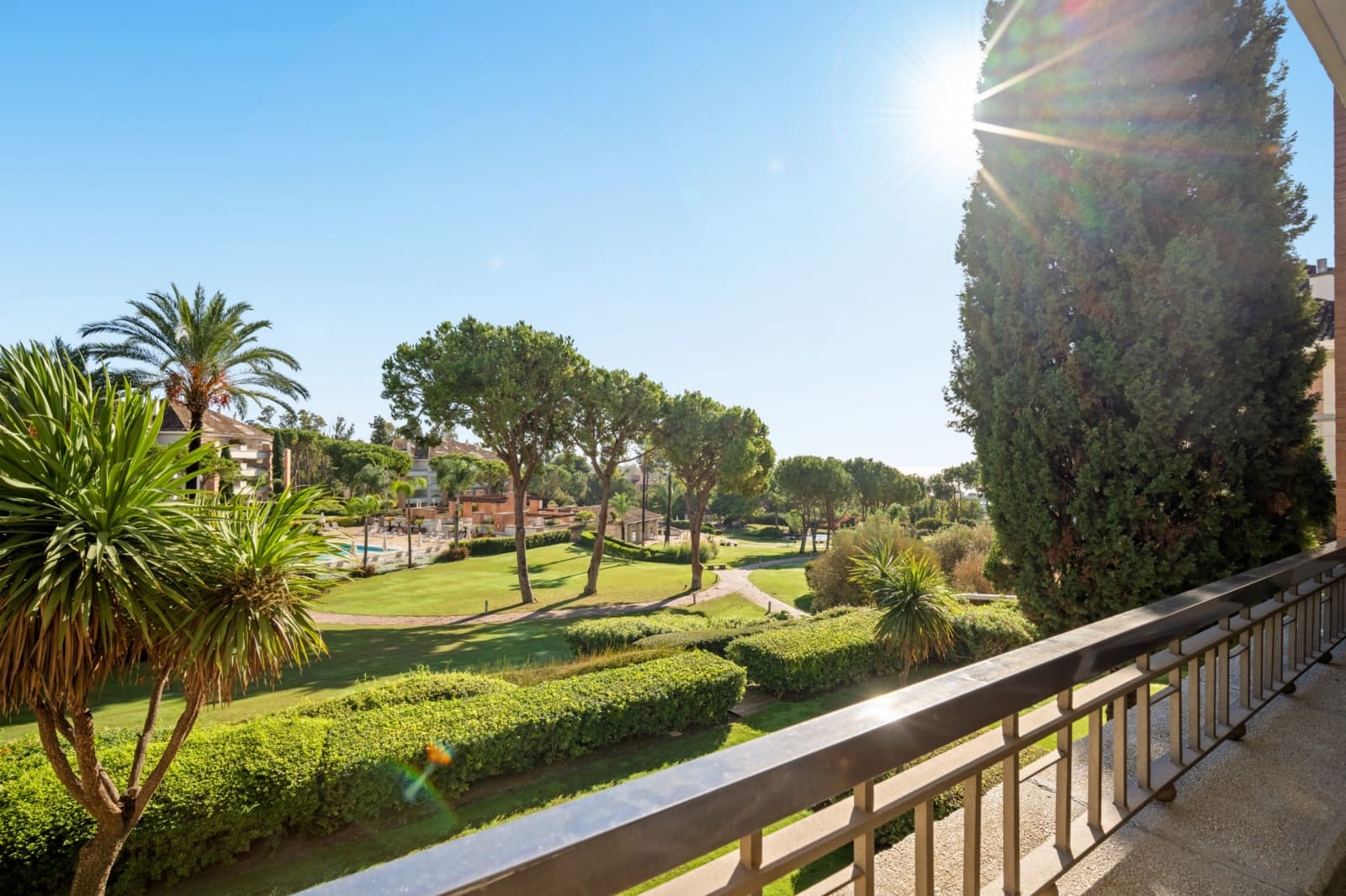 4 quarto Apartamento para arrendar em Marbella com piscina garagem - 2 000 € (Ref: 10041792)