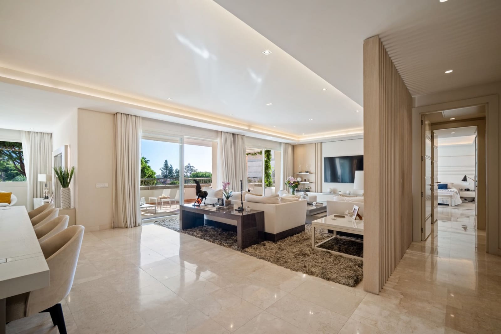 4 quarto Apartamento para arrendar em Marbella com piscina garagem - 2 000 € (Ref: 10041792)