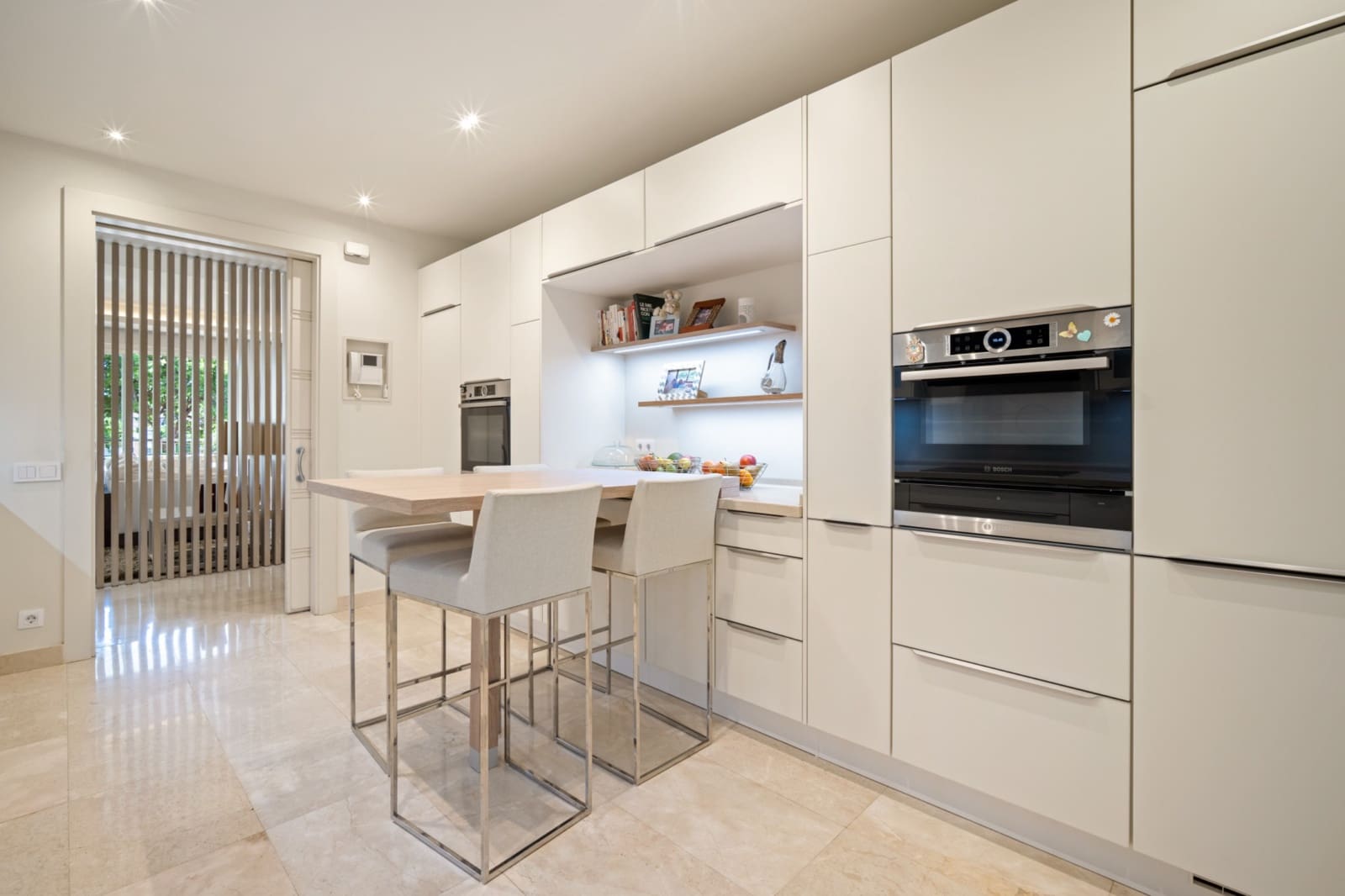 4 quarto Apartamento para arrendar em Marbella com piscina garagem - 2 000 € (Ref: 10041792)