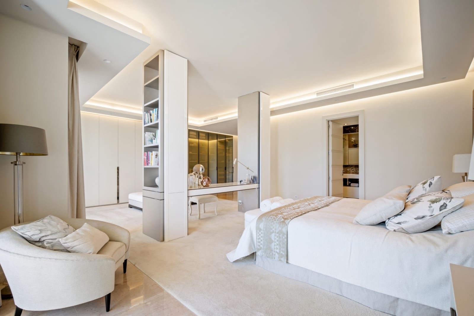 4 quarto Apartamento para arrendar em Marbella com piscina garagem - 2 000 € (Ref: 10041792)