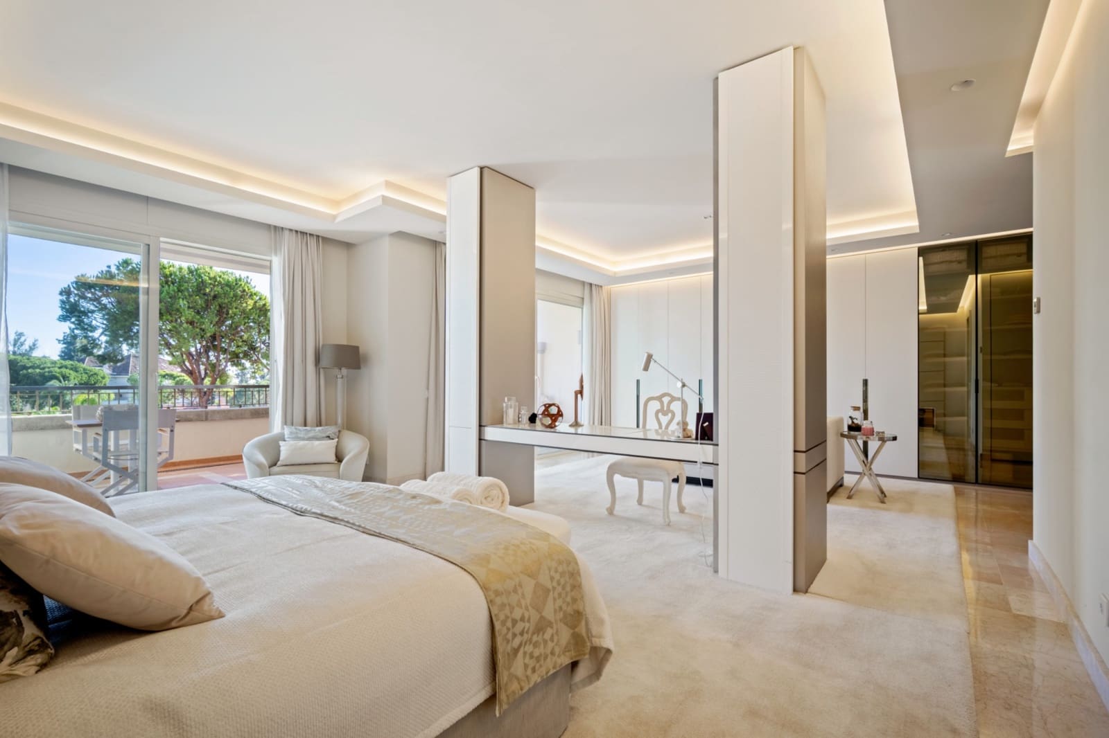 4 quarto Apartamento para arrendar em Marbella com piscina garagem - 2 000 € (Ref: 10041792)