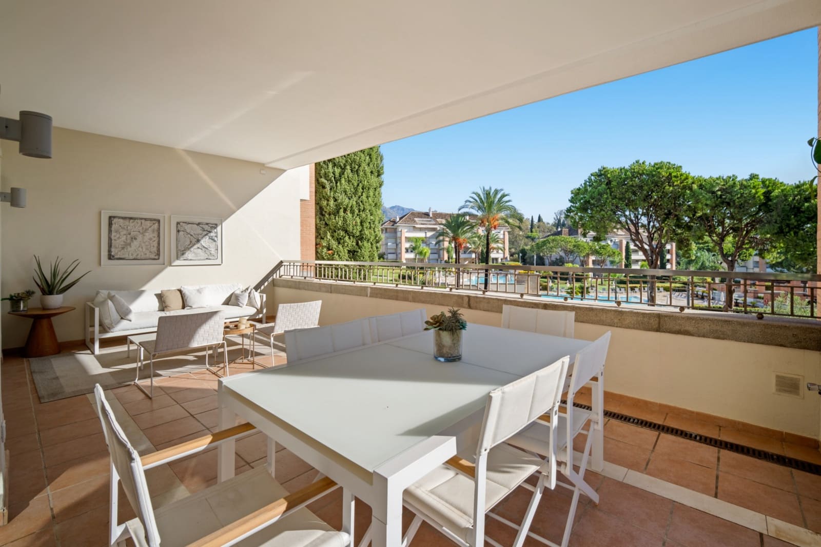 4 quarto Apartamento para arrendar em Marbella com piscina garagem - 2 000 € (Ref: 10041792)