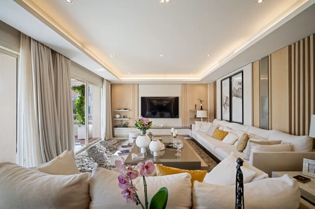 Appartement de 4 chambres à louer à Marbella avec piscine garage - 2 000 € (Ref: 10041792)