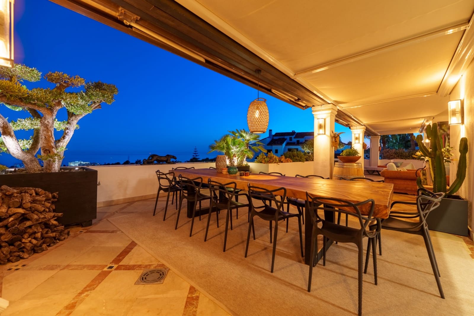 4 soverom Penthouse til leie i Marbella med svømmebasseng garasje - € 2 400 (Ref: 10041793)