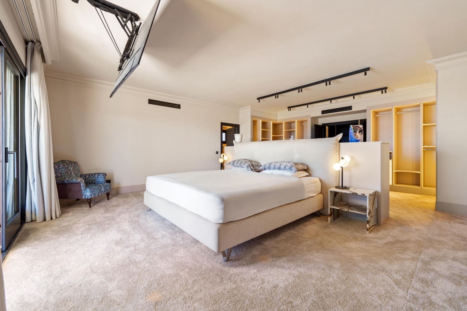4 soverom Penthouse til leie i Marbella med svømmebasseng garasje - € 2 400 (Ref: 10041793)