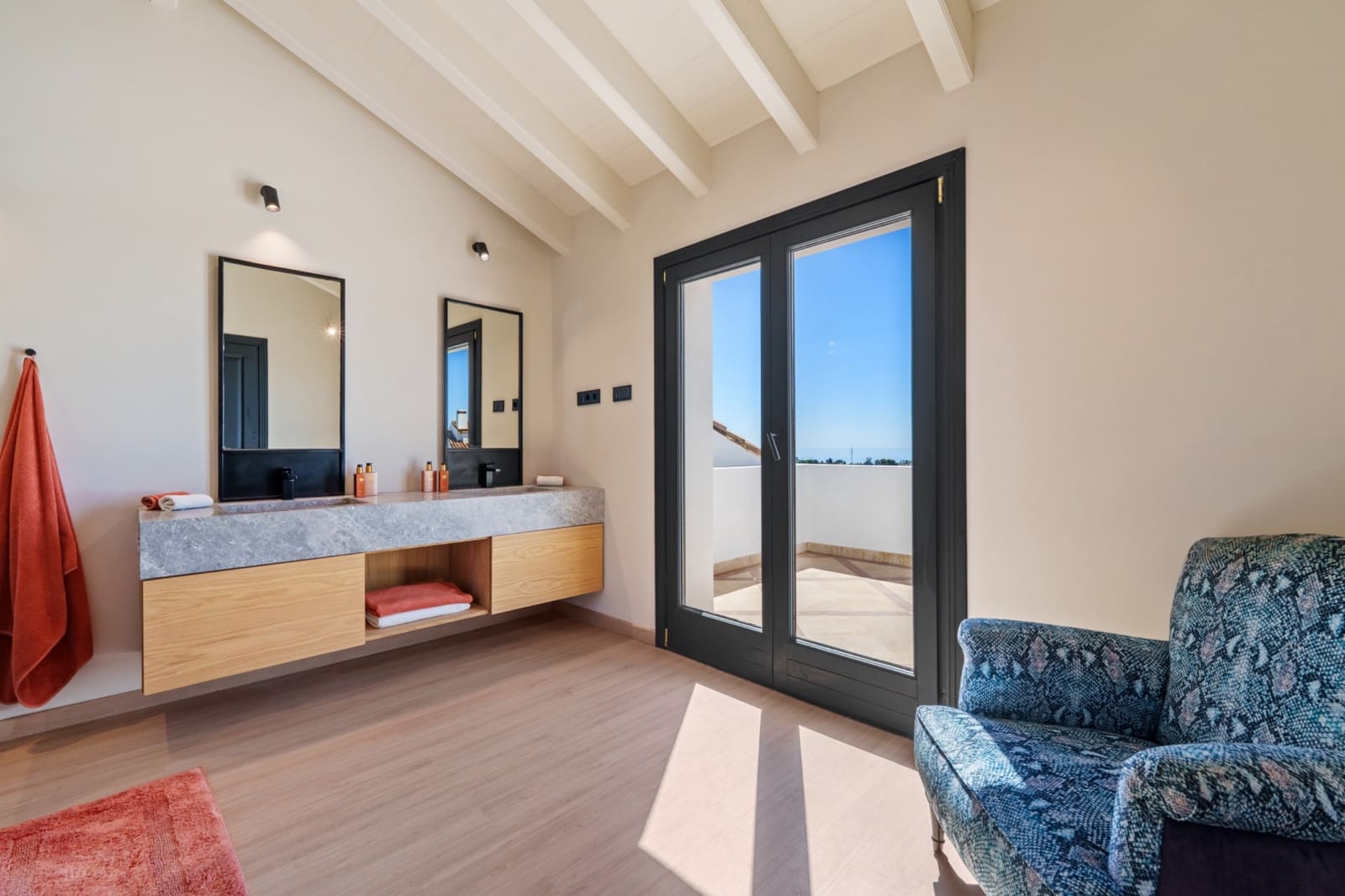 4 soverom Penthouse til leie i Marbella med svømmebasseng garasje - € 2 400 (Ref: 10041793)