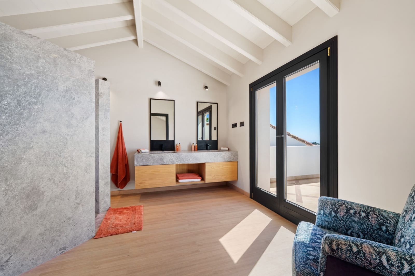 4 soverom Penthouse til leie i Marbella med svømmebasseng garasje - € 2 400 (Ref: 10041793)