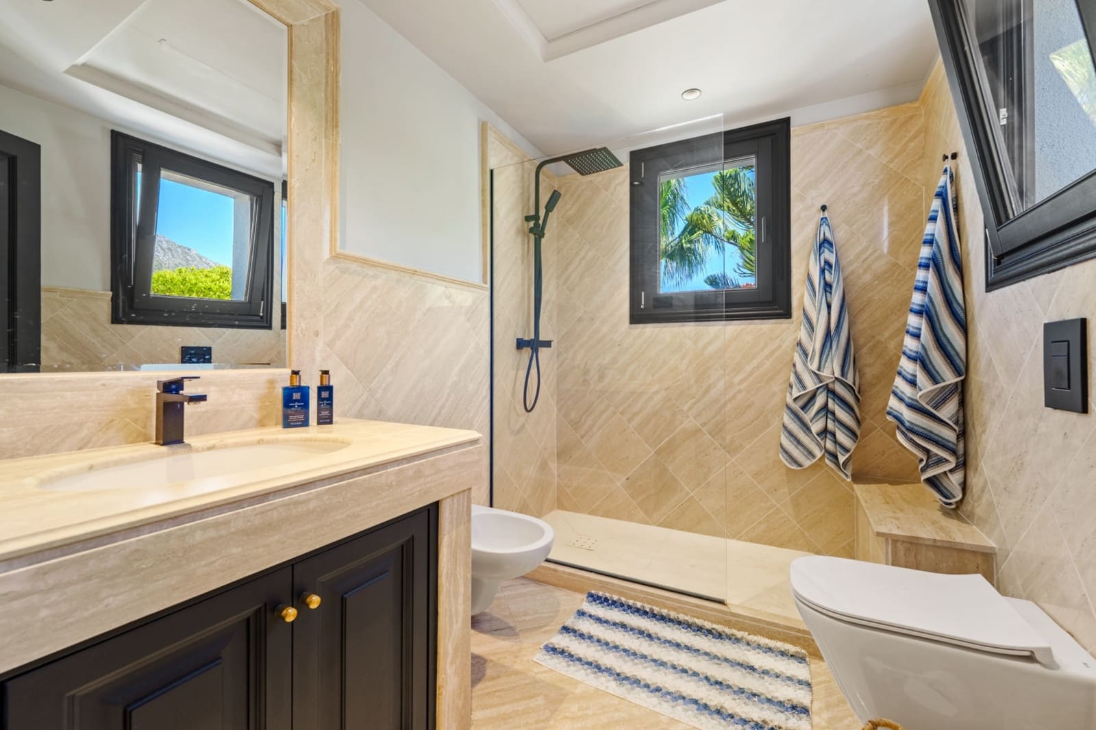 4 soverom Penthouse til leie i Marbella med svømmebasseng garasje - € 2 400 (Ref: 10041793)