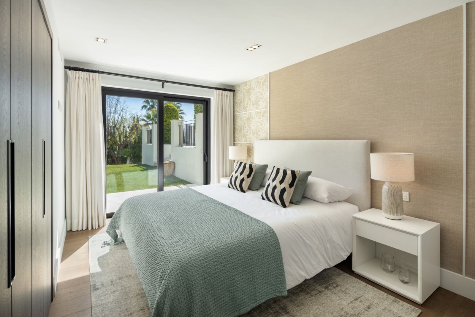 5 sypialnia Willa do wynajęcia w Marbella z basenem garażem - 3 700 € (Ref: 10041794)